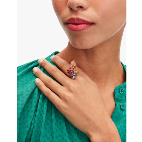 KATE SPADE • First Bloom Crystal Flower Statement Ring - Picture 2 of 5